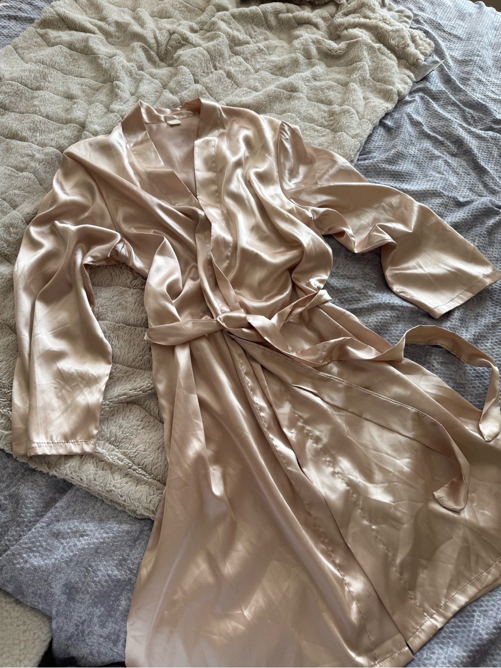 Silky Sexy Champagne color Kimono Robe  - Women Intimates  Sz L